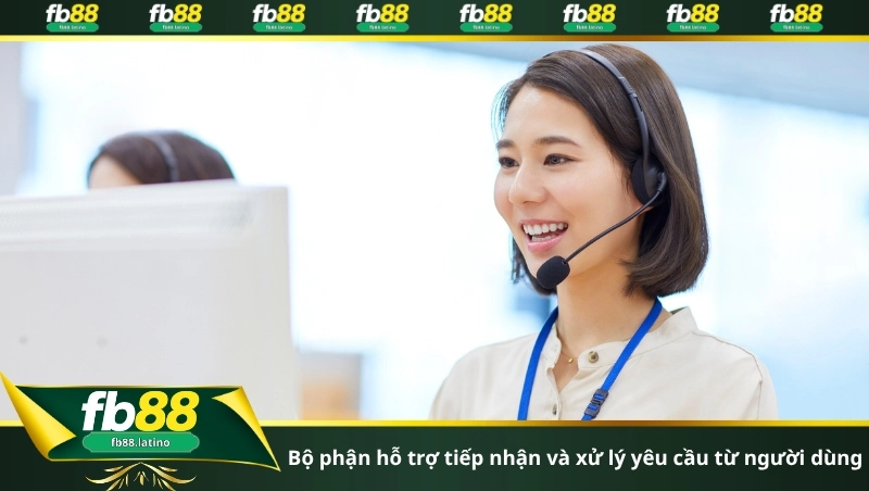 Chuyên viên tổng đài tiếp nhận dữ liệu từ kênh hỗ trợ trực tuyến FB88 mượt mà