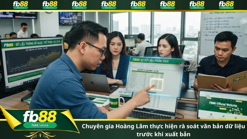 Chuyên gia Hoàng Lâm thực hiện rà soát văn bản dữ liệu trước khi xuất bản